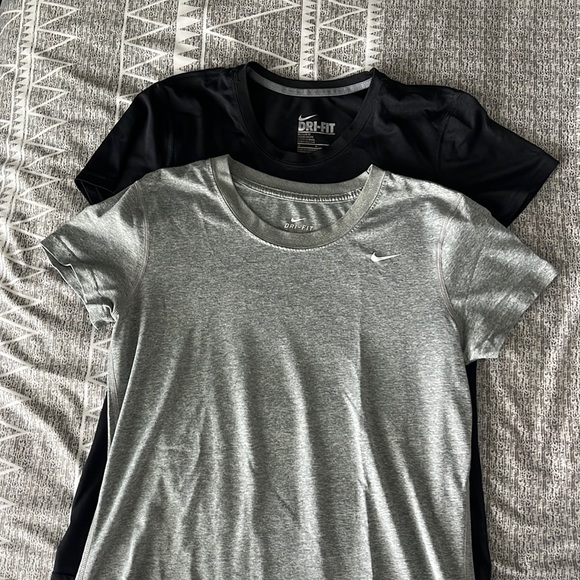 Nike Dri Fit - Picture 1 of 3